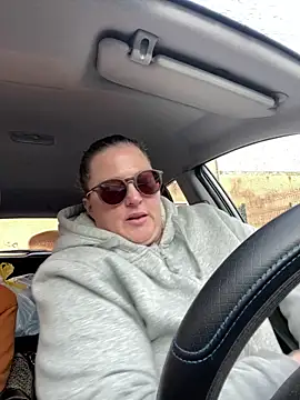 bea french curvy online show from February 10, 8:29 am