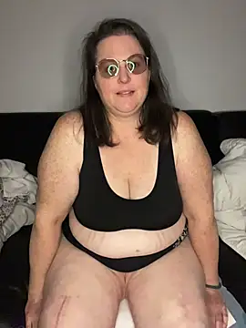 bea french curvy online show from March 5, 10:50 pm