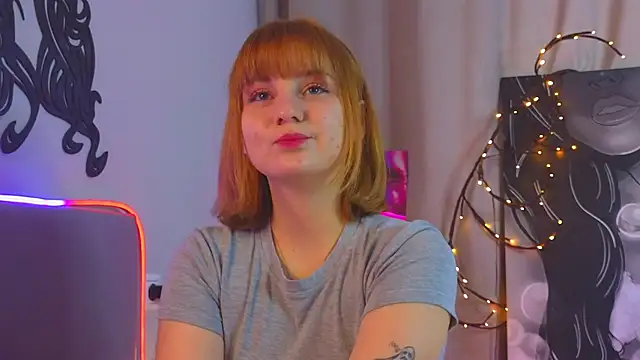 Snapshot of AsiaBritney chatting on November 30, 7:56 am AsiaBritney online show from November 30, 7:56 am