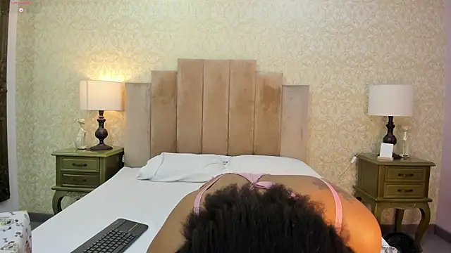 KarenNewman online show from December 17, 3:23 am