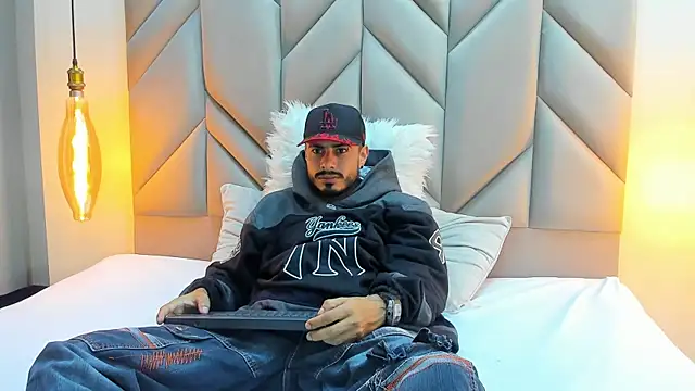 MatthewCullen online show from February 10, 5:22 am