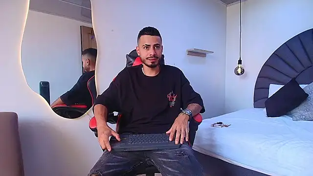 MatthewCullen online show from February 14, 9:11 pm