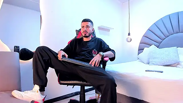 MatthewCullen online show from March 4, 5:46 am