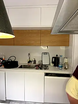 madlynginger online show from December 20, 5:31 pm