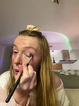 madlynginger online show from January 15, 4:11 pm