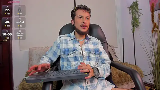 MTHW   online show from December 3, 10:08 pm