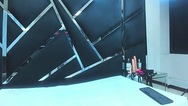 Alyssa Noah online show from April 15, 3:02 am