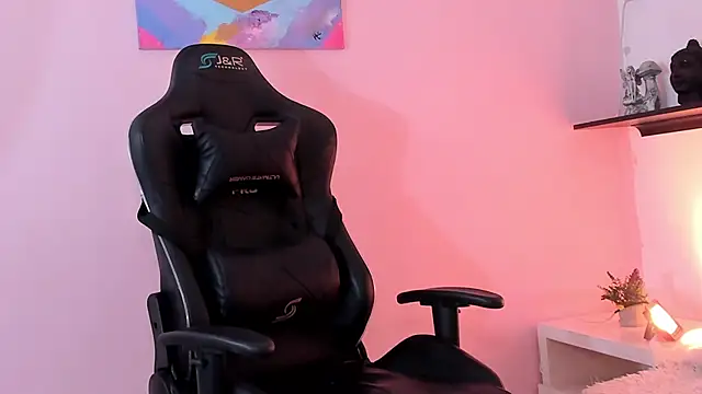 Snapshot of VictoriiaRose chatting on November 28, 7:16 pm VictoriiaRose online show from November 28, 7:16 pm