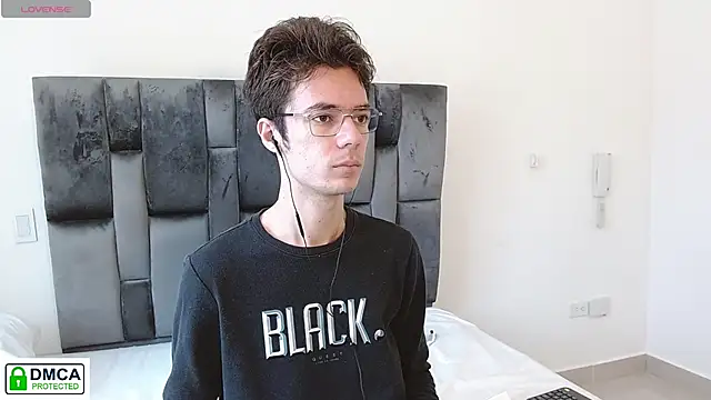 SaccharineSin online show from December 2, 2:23 pm