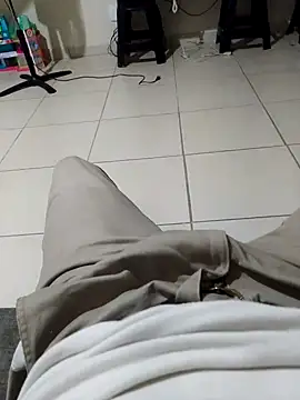 Snapshot of cristian112090 chatting on September 27, 3:33 am cristian112090 online show from September 27, 3:33 am