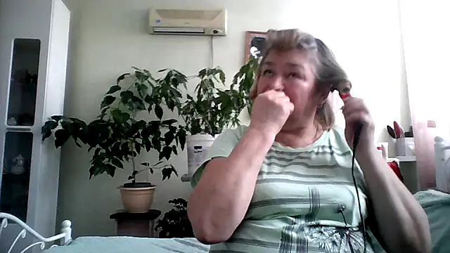Snapshot of rekelme chatting on February 13, 1:37 pm rekelme online show from February 13, 1:37 pm