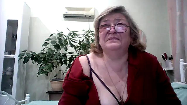 Snapshot of rekelme chatting on February 14, 8:15 pm rekelme online show from February 14, 8:15 pm