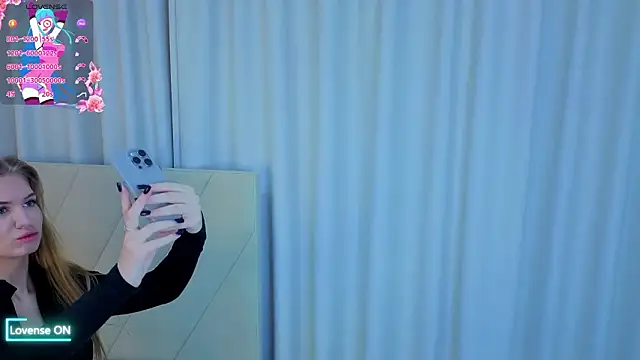 LaurieGutierrez online show from February 23, 5:05 am