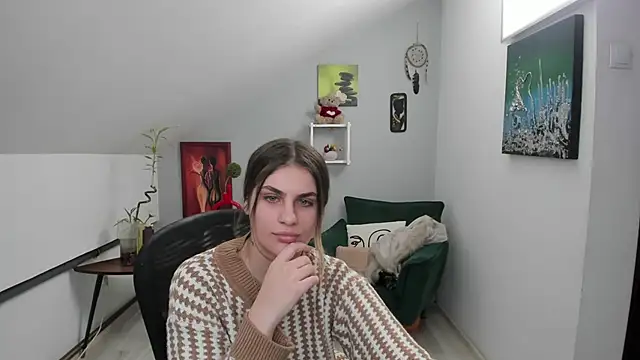 SarahOwenn online show from November 27, 2:52 pm