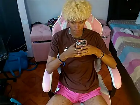 Snapshot of silverspice_ chatting on November 29, 5:49 pm silverspice online show from November 29, 5:49 pm