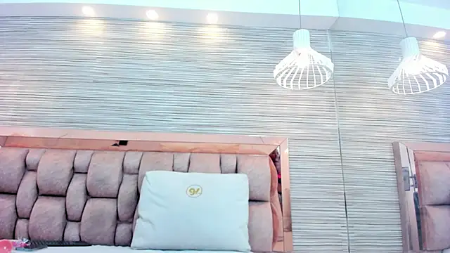 Snapshot of claire_bonny chatting on November 29, 6:44 pm claire bonny online show from November 29, 6:44 pm