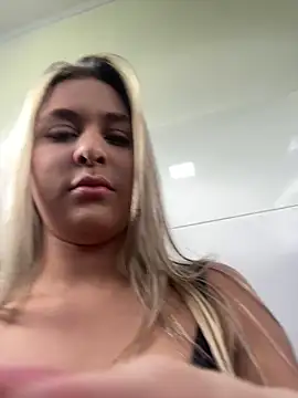 Snapshot of Sofia_Lopezz1 chatting on December 18, 4:02 pm Sofia Lopezz1 online show from December 18, 4:02 pm