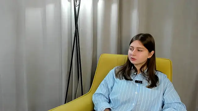 SophiaHalligan online show from November 28, 8:17 am