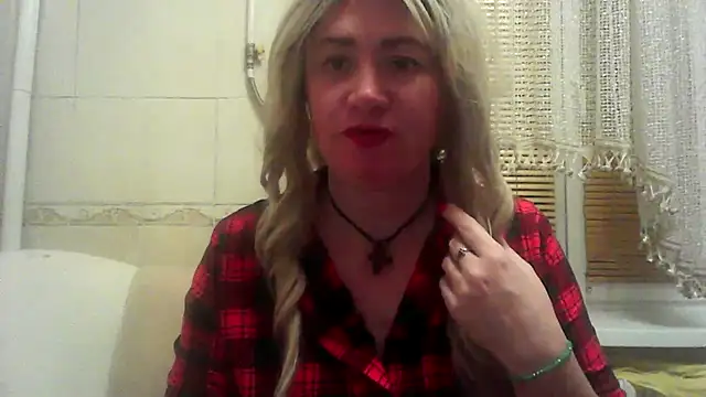 ClaireShannon online show from December 19, 5:42 pm