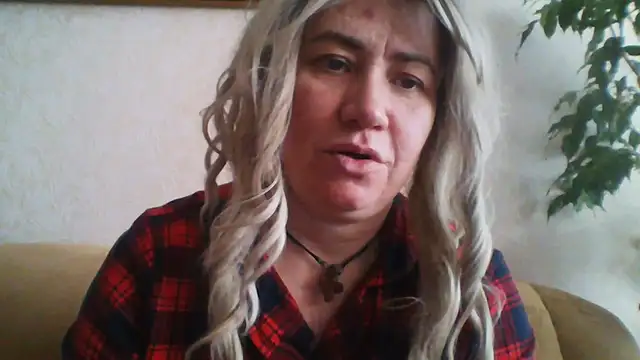 ClaireShannon online show from January 16, 11:47 am