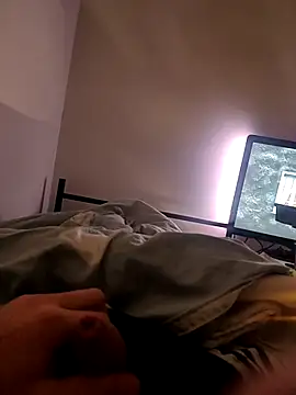 Snapshot of Gitara95 chatting on November 27, 11:51 pm Gitara95 online show from November 27, 11:51 pm