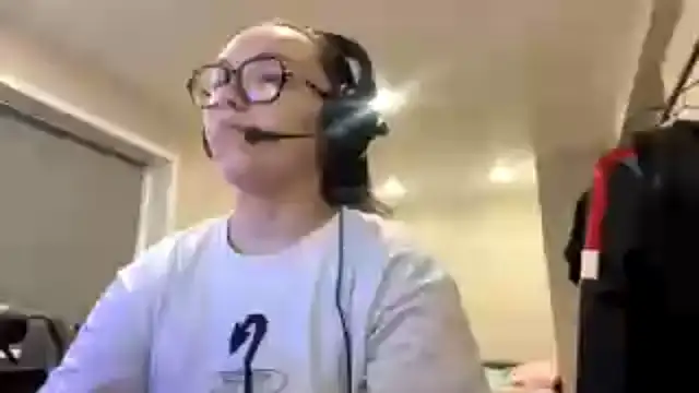 KerriMcbreen online show from December 3, 3:14 am