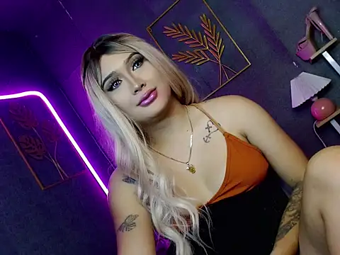 Snapshot of urfuckingdoll69 chatting on March 1, 7:32 am urfuckingdoll69 online show from March 1, 7:32 am