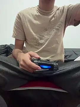 Davisuarez online show from February 28, 4:19 pm