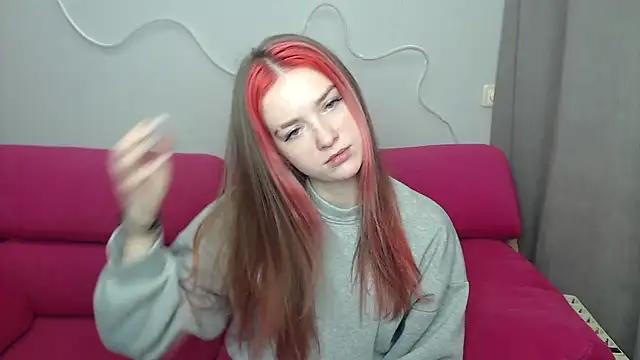 Snapshot of CassieLiam chatting on December 1, 10:31 am CassieLiam online show from December 1, 10:31 am