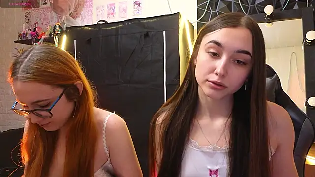 sunny luna online show from February 23, 1:30 pm