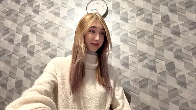 Snapshot of DetraLinz chatting on December 16, 4:45 pm DetraLinz online show from December 16, 4:45 pm