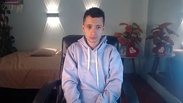 LucassSmith11 online show from January 13, 11:59 am