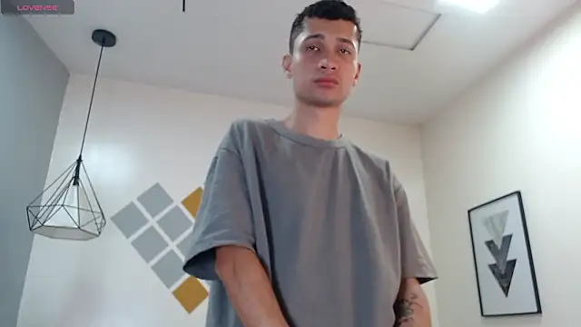 LucassSmith11 online show from March 12, 7:20 pm