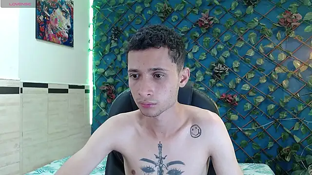 LucassSmith11 online show from April 19, 8:02 am