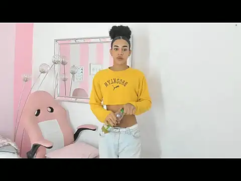 Amaia Monroe online show from January 8, 10:06 am