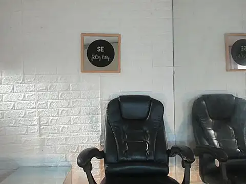 Snapshot of Brianna_Cute chatting on December 1, 12:54 pm Brianna Cute online show from December 1, 12:54 pm