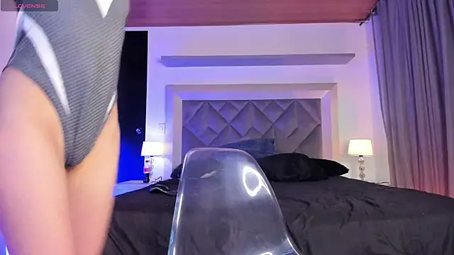 Brenda Tina online show from December 17, 8:04 pm