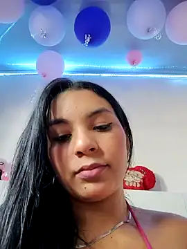 Snapshot of Aslyn-sexy23 chatting on December 18, 8:15 pm Aslyn-sexy23 online show from December 18, 8:15 pm
