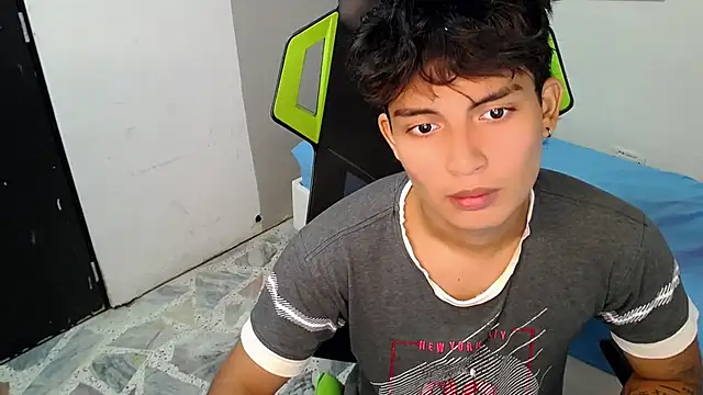 Green XoX online show from November 30, 9:08 pm