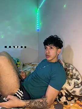 Snapshot of wil_hot chatting on December 1, 3:28 pm wil hot online show from December 1, 3:28 pm