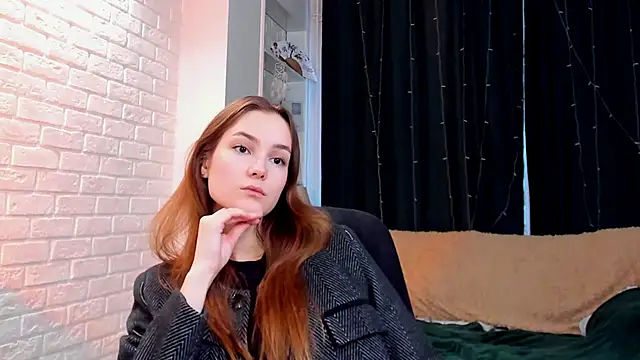 LouiseFlower  online show from December 2, 7:14 am