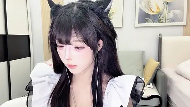 Snapshot of xiaoyu-8888 chatting on March 4, 12:00 pm xiaoyu-8888 online show from March 4, 12:00 pm