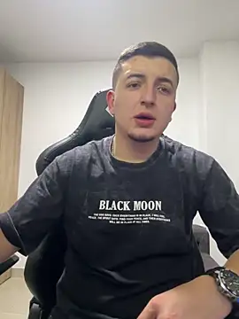 Liam jones10 online show from December 15, 5:12 am