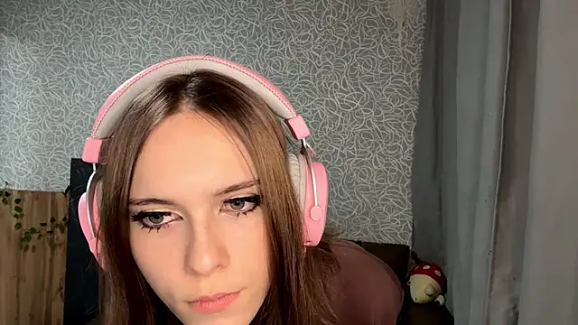 EvaLoveer online show from December 1, 11:04 am