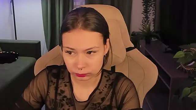 Snapshot of ReikoAckerman chatting on December 15, 5:44 am ReikoAckerman online show from December 15, 5:44 am