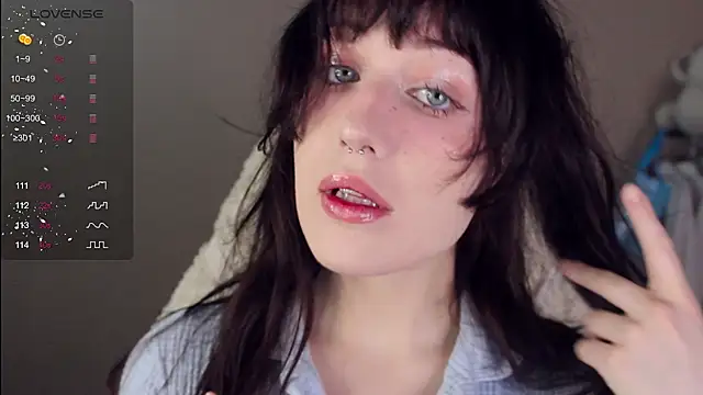 MePretty online show from December 4, 12:25 pm