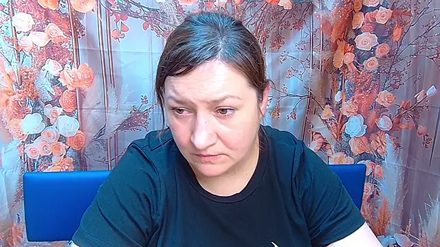 Snapshot of NadinForest chatting on December 1, 12:32 pm NadinForest online show from December 1, 12:32 pm