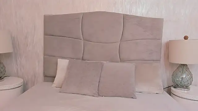 Naomii BDSM online show from December 22, 11:40 am