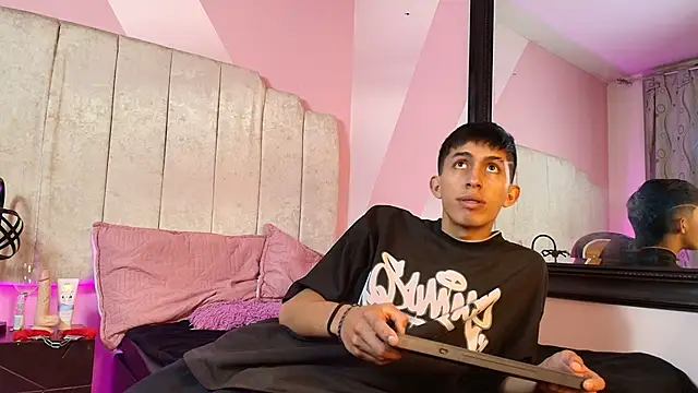 Bella Damon  online show from January 18, 1:48 pm