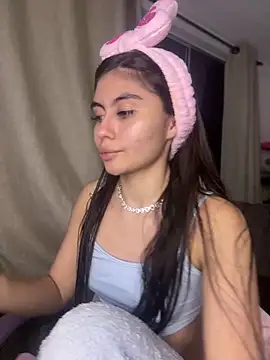 Snapshot of Stormi_Thompsonn_ chatting on November 30, 12:25 am Stormi Thompsonn online show from November 30, 12:25 am